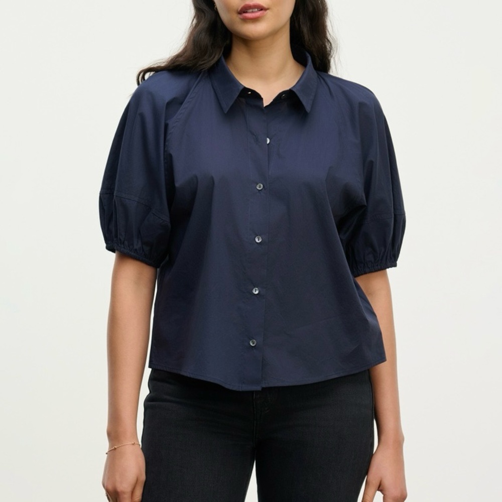 Moschino cotton poplin puff short sleeve peasant blouse. 💙